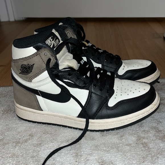 Air Jordan 1 Retro High OG Dark Mocha - Picture 1 of 6